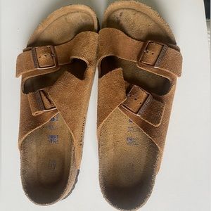 Like New Arizona Birkenstock size 42
